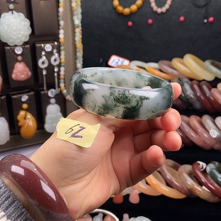 石英质玉未镶嵌手镯