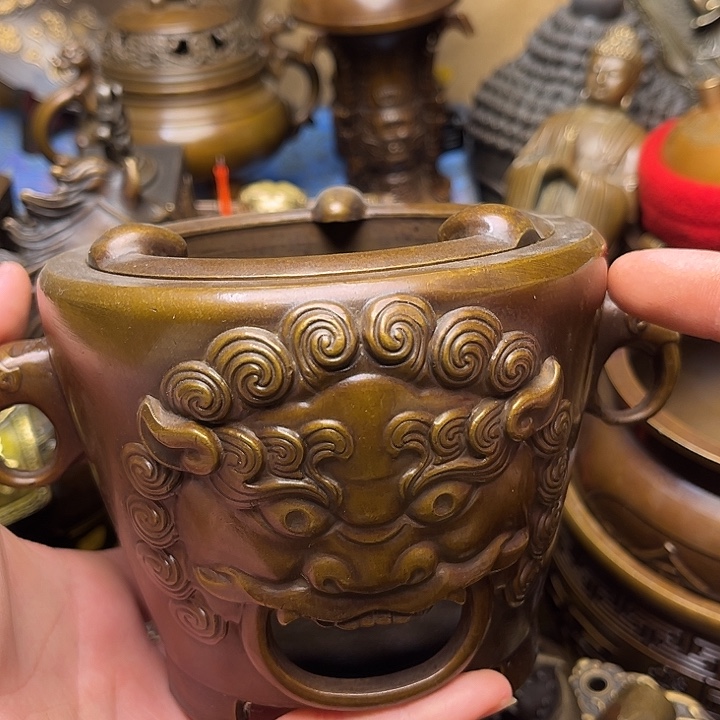 精美铜器批发档口