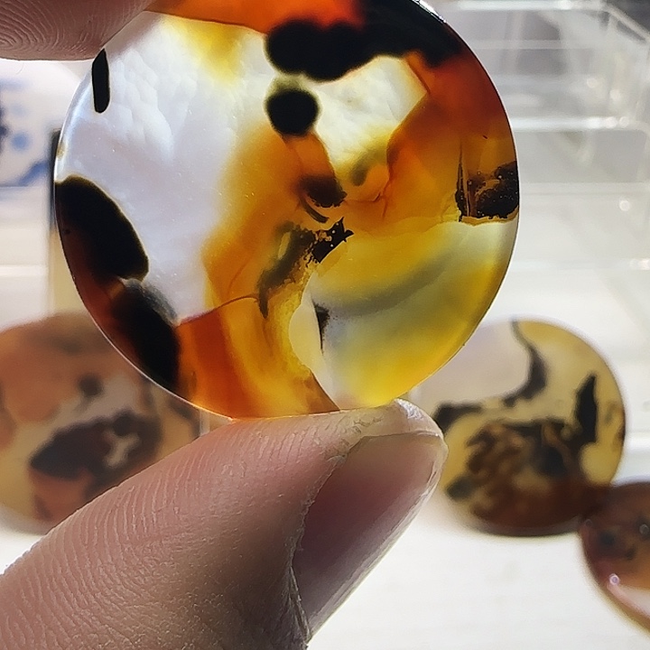 玛瑙/玉髓未镶嵌珠宝奇石