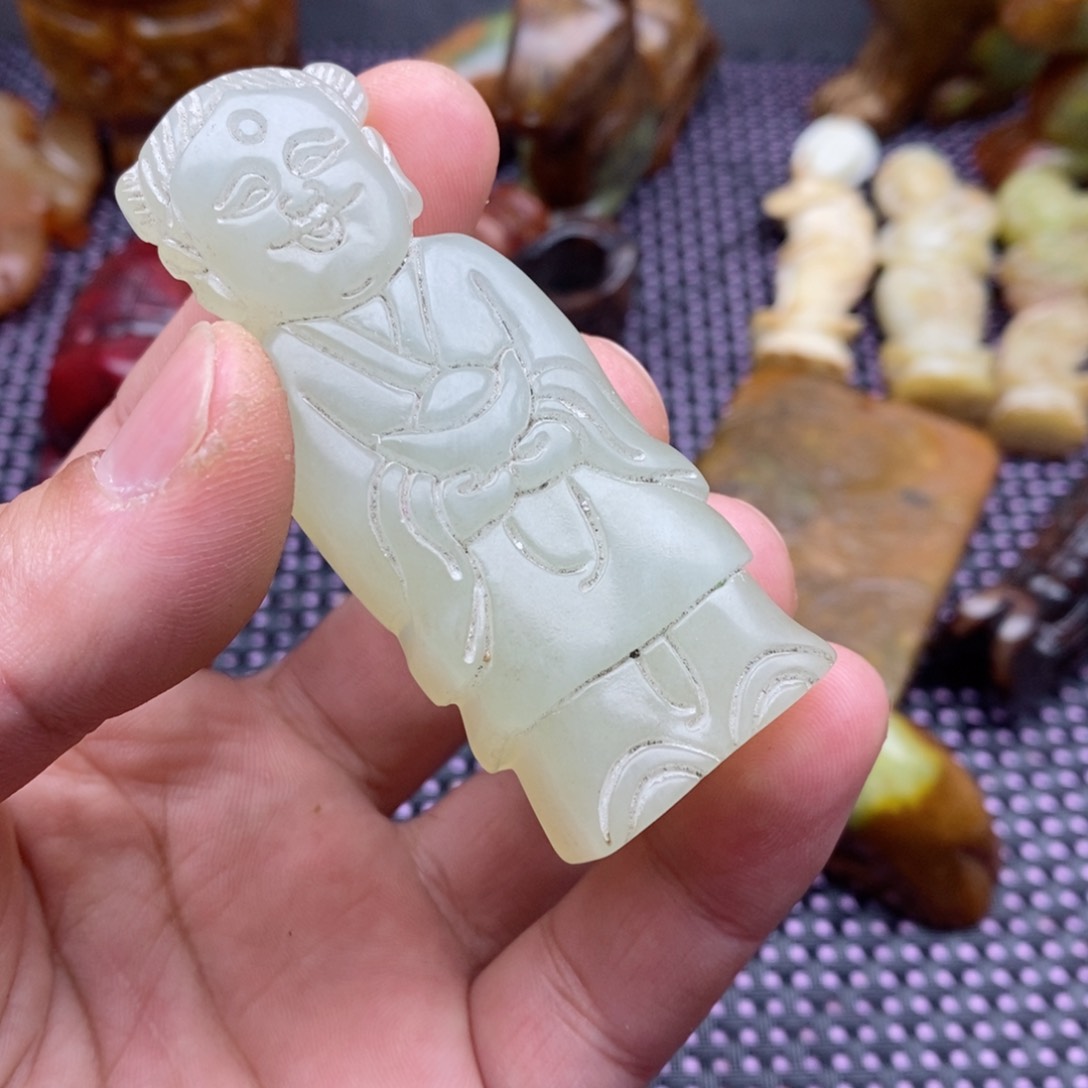 蛇纹石玉颈饰未镶嵌我**花