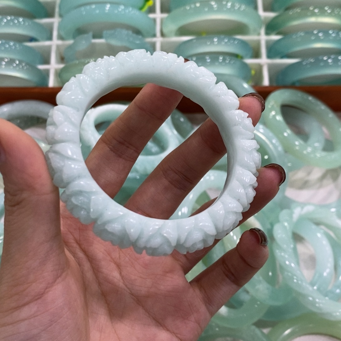 蛇纹石玉未镶嵌手镯
