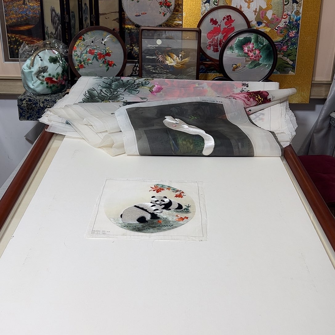 大***h刺绣纯手工刺绣画