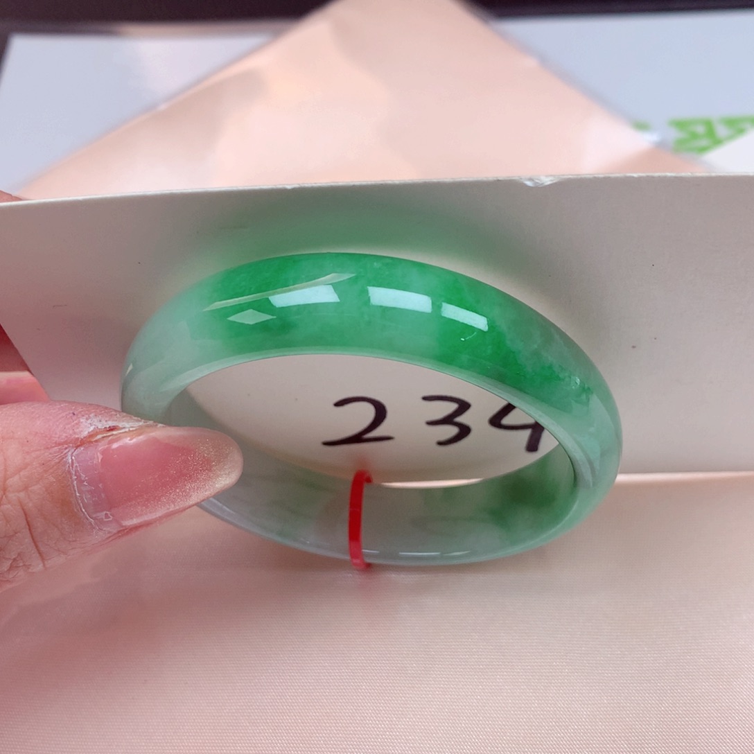 翡翠手镯（贵妃镯）未镶嵌翡翠