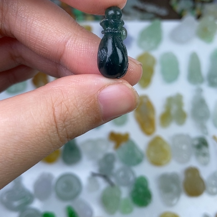 定制翡翠未镶嵌钱袋