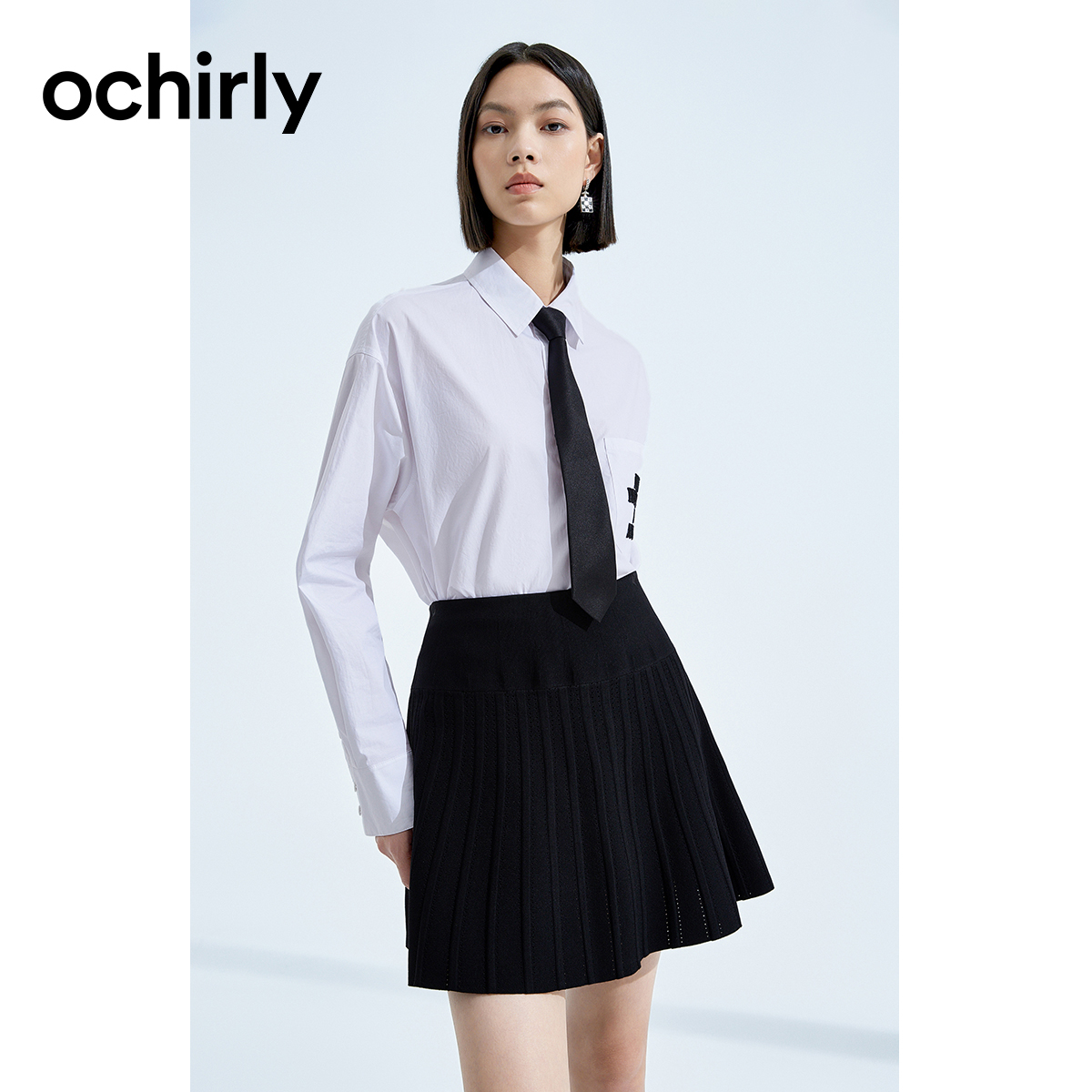 ochirly欧时力 纯棉中长衬衫女秋f风学院风通勤配领带尤莱特