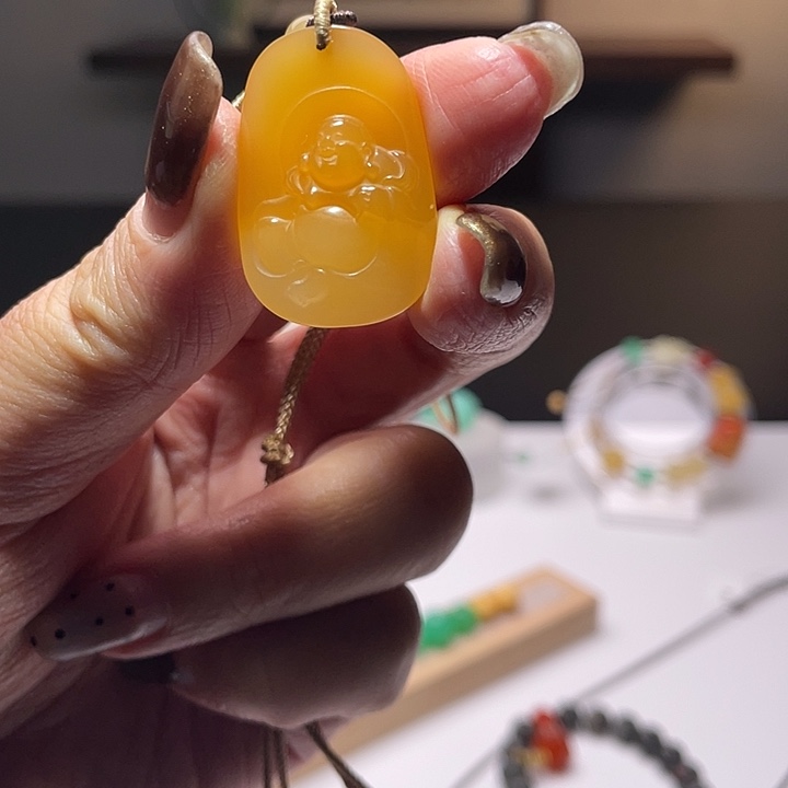 石英质玉（缅黄）合金颈饰