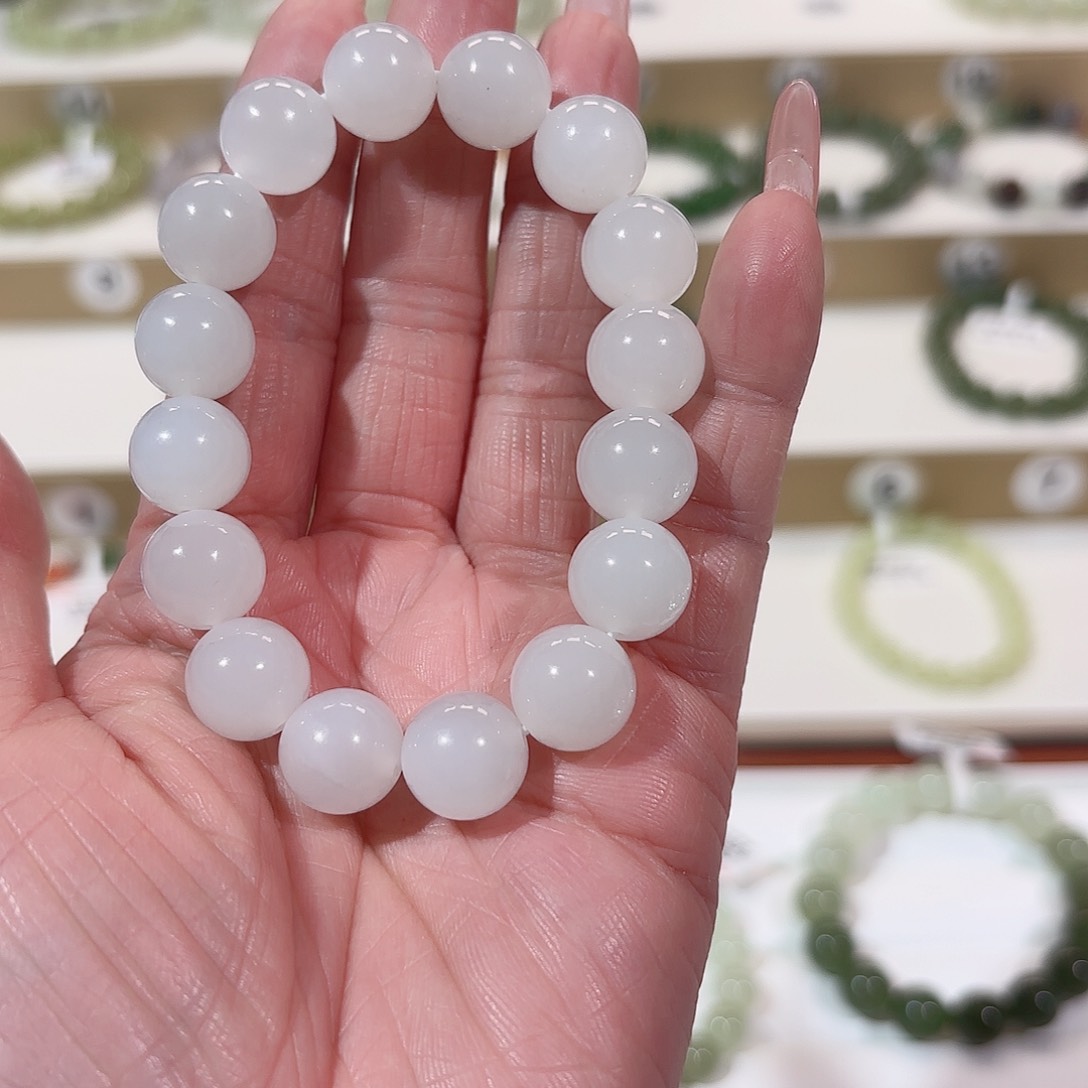 和田玉手链未镶嵌V