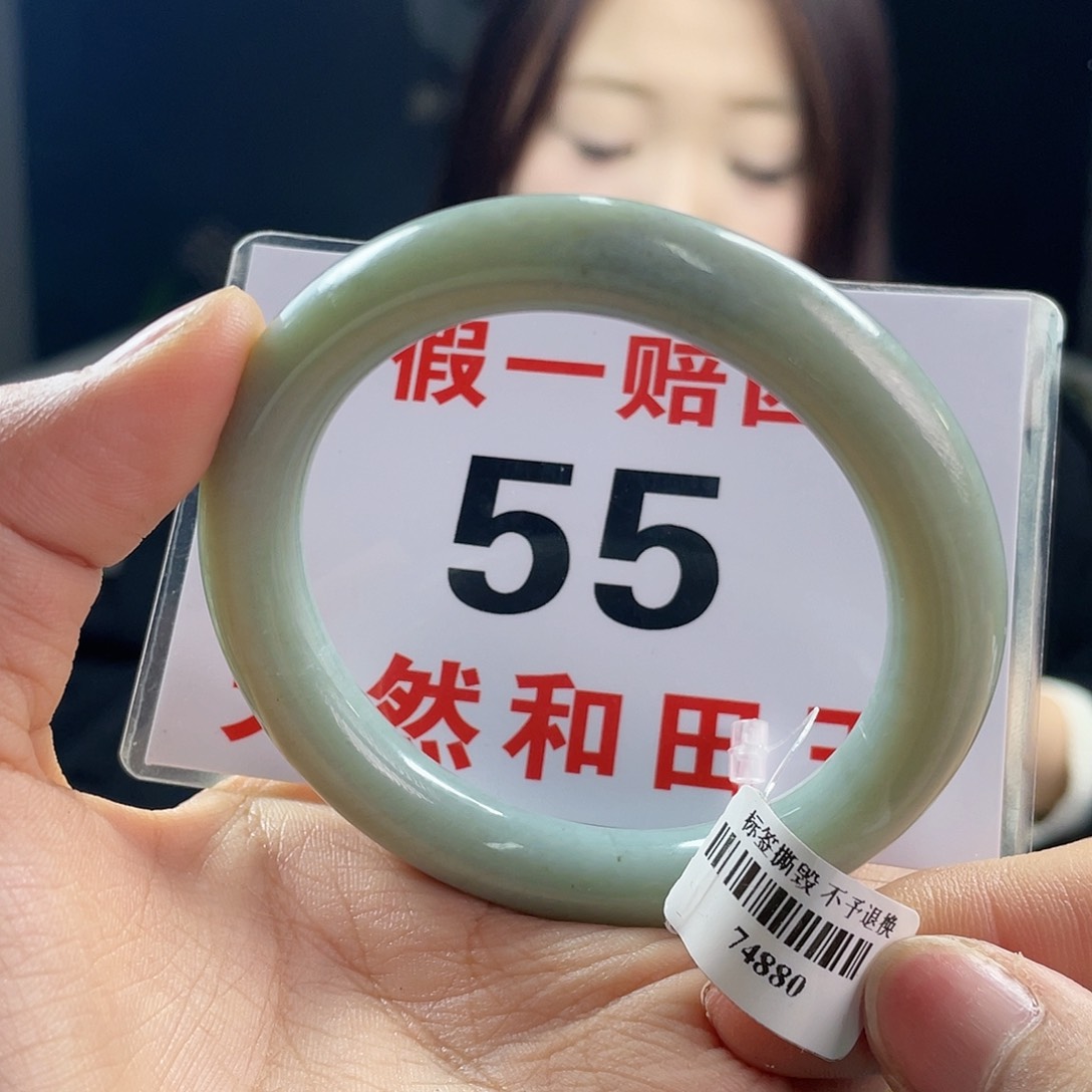 和田玉手镯未镶嵌