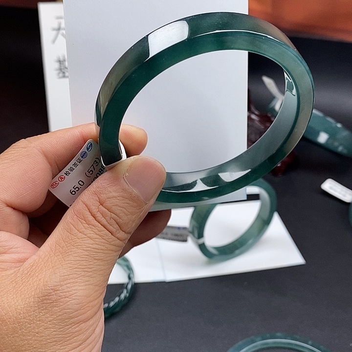 翡翠未镶嵌手镯修*翡翠A货