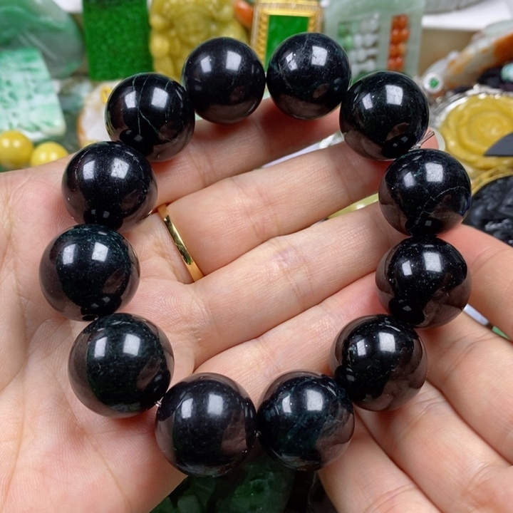 翡翠吊坠(赠链)未镶嵌