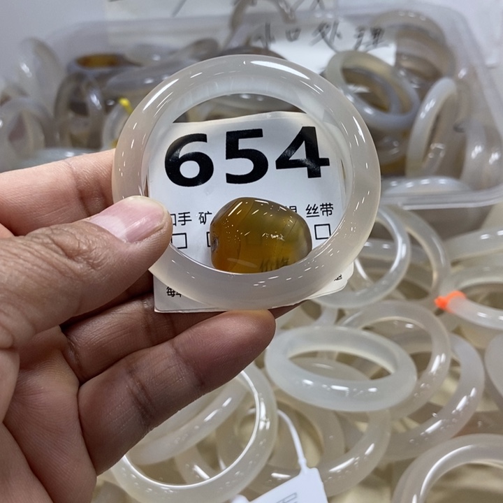 不***林玛瑙/玉髓未镶嵌手镯