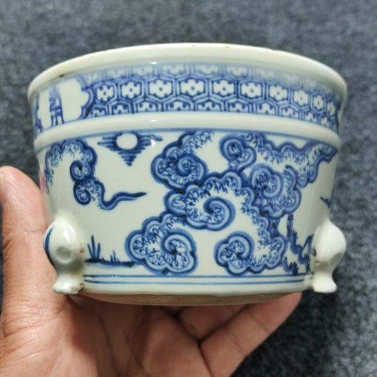 自***人瓷陶瓷青花香炉一个