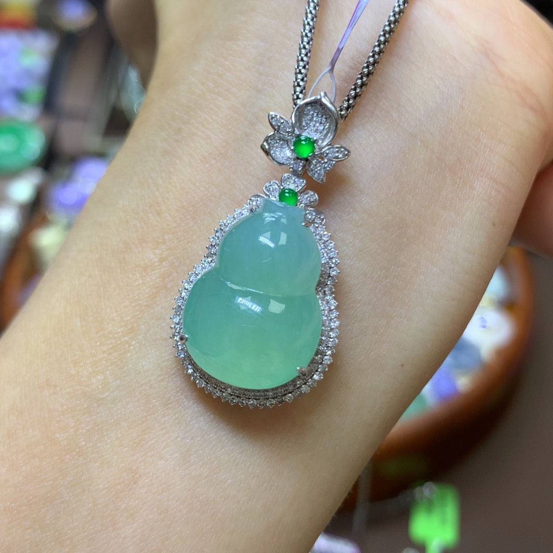 【闪购商品】翡翠颈饰18K金镶嵌翡翠