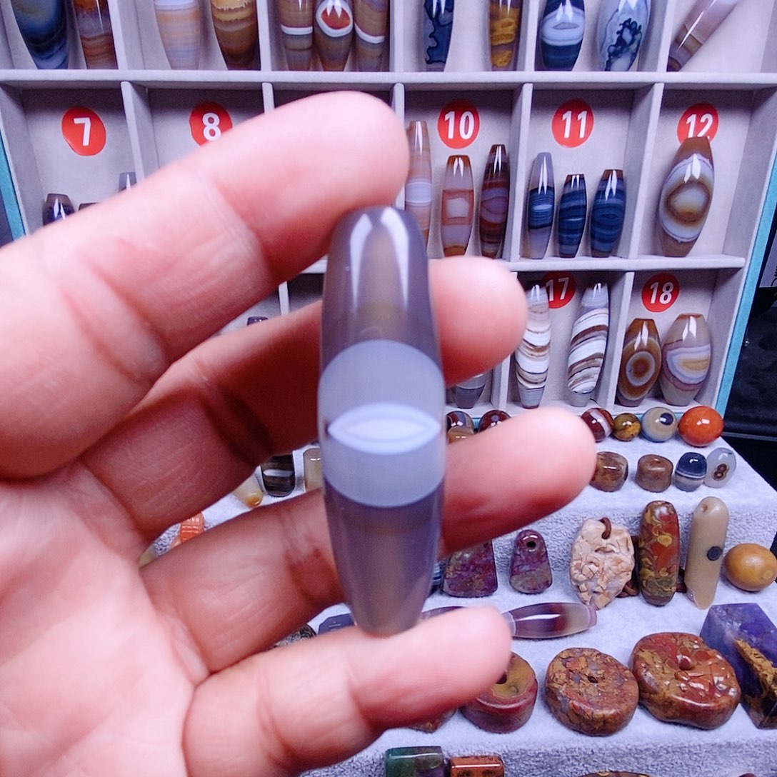 未镶嵌玛瑙/玉髓珠宝奇石子*