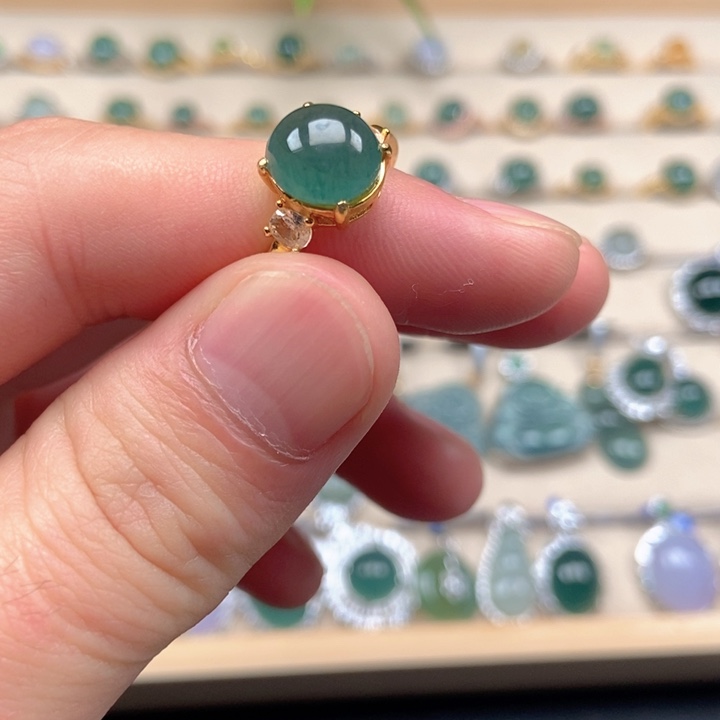 翡翠未镶嵌戒指戒指