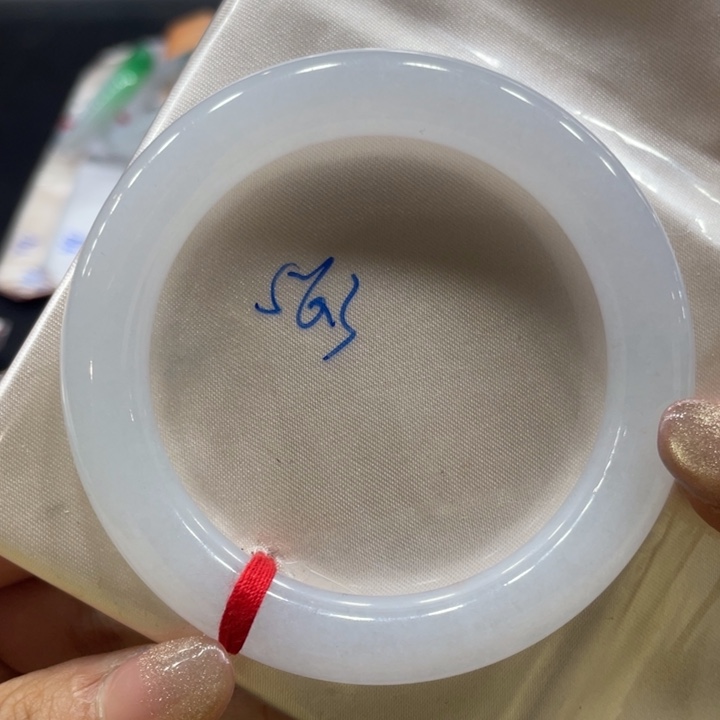 翡翠手镯未镶嵌56.3圆条