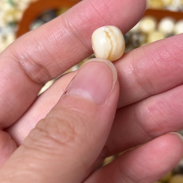 蜜蜡未镶嵌裸石10.5mm一个