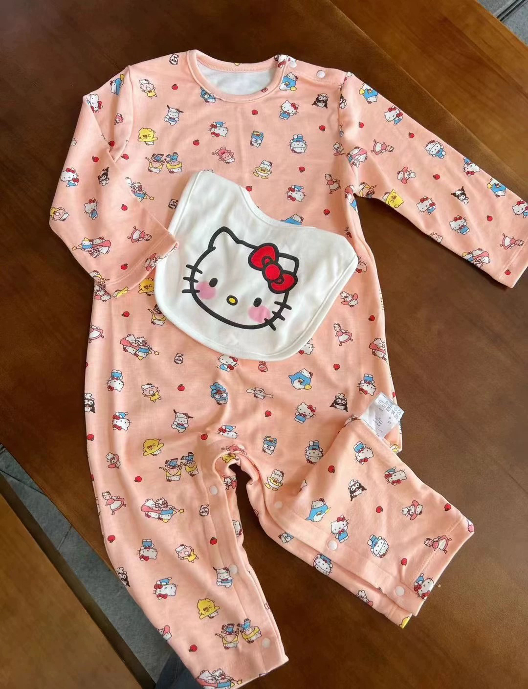 可爱口水巾宝宝长爬