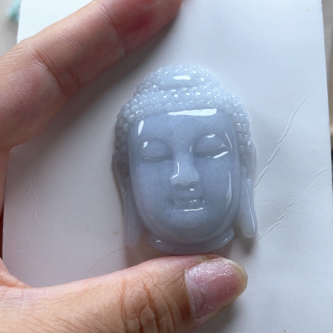 翡翠未镶嵌颈饰珺**到