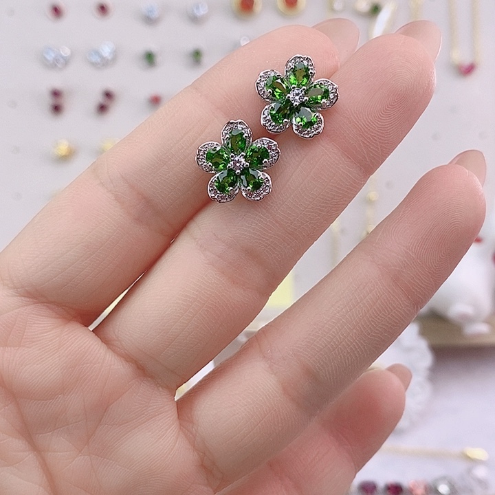 透辉石耳饰银S925镶嵌