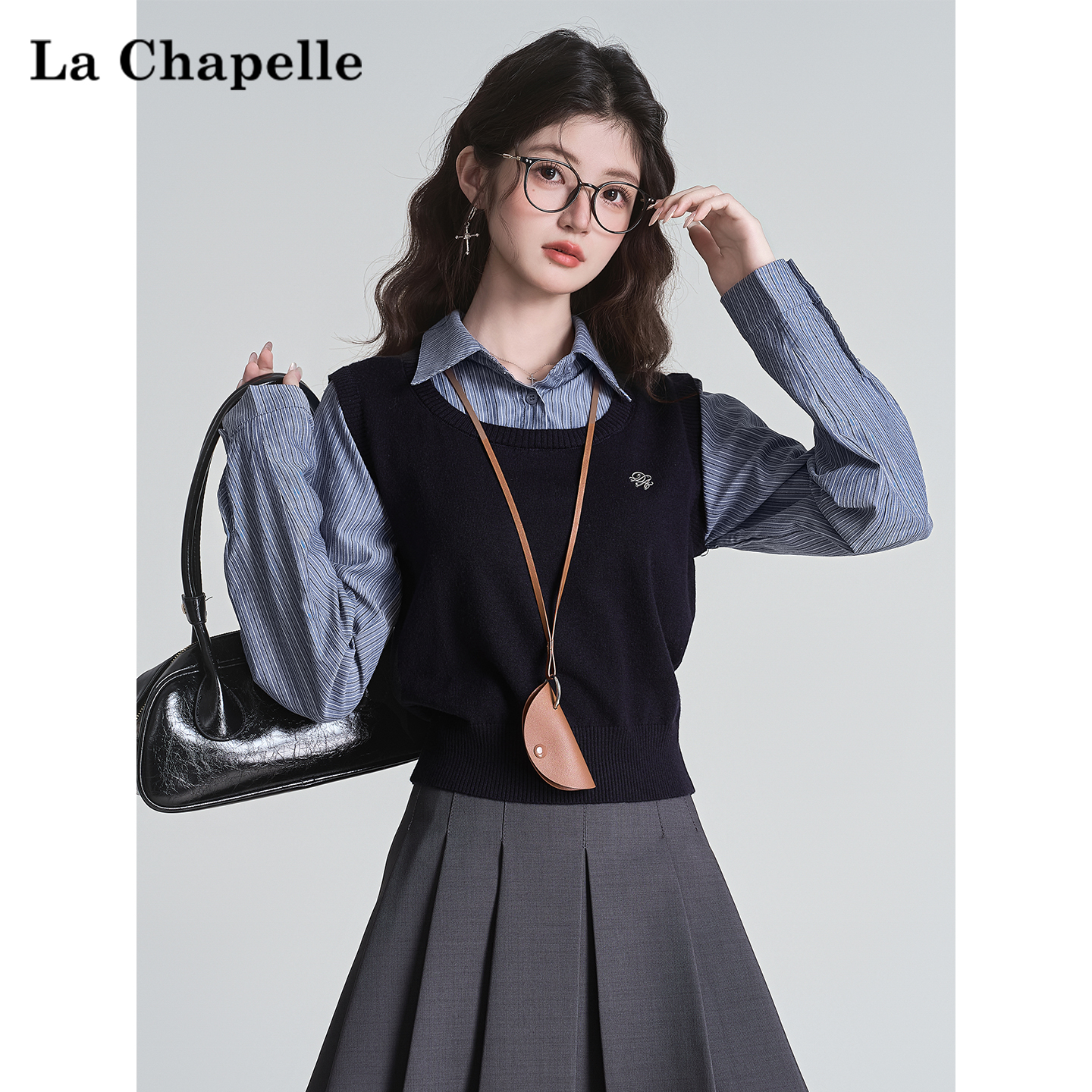 拉夏贝尔设计学院风短款藏蓝针织假两件拼接短袖衬衫女秋休闲上衣