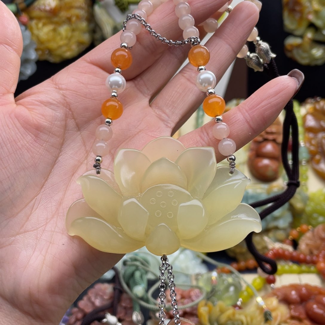 未镶嵌蛇纹石玉颈饰