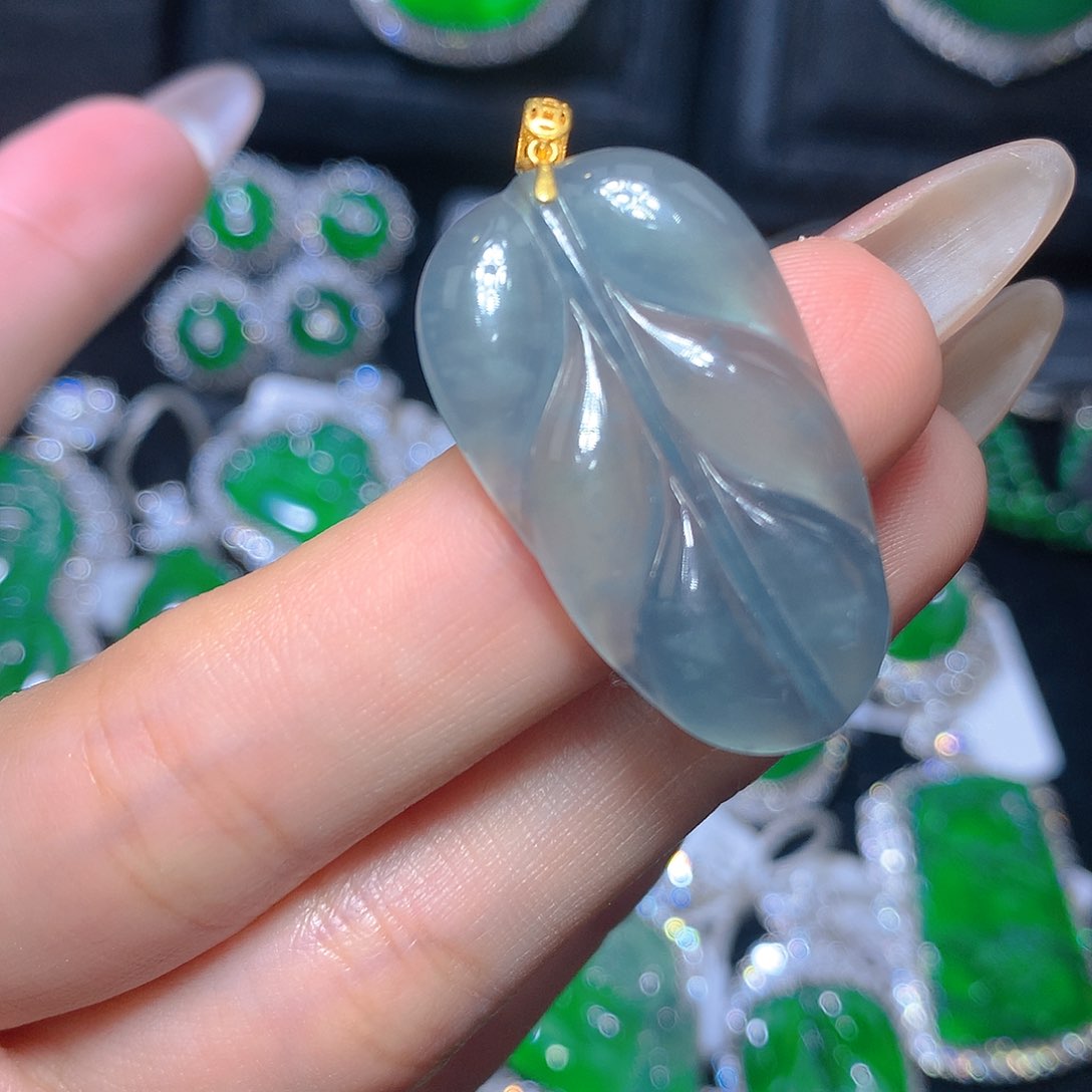 翡翠吊坠(不含链)18K金镶嵌翡翠