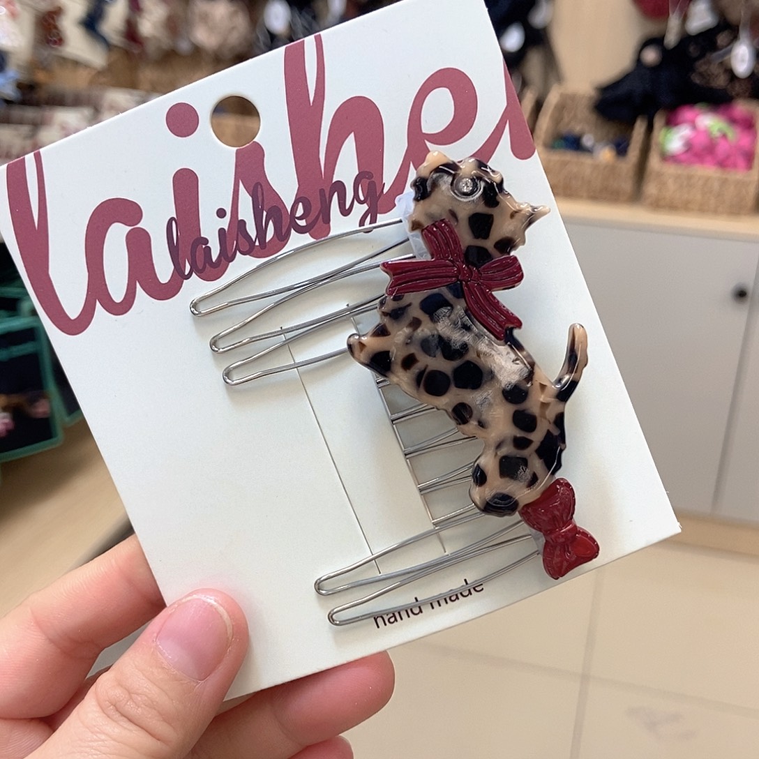 布艺铁合金醋酸豹纹狗插梳