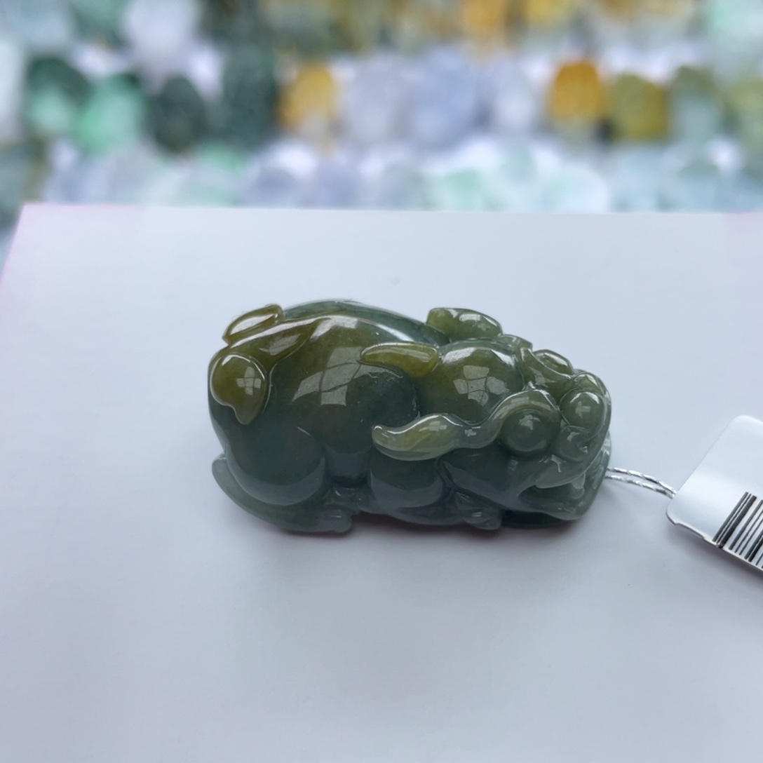 翡翠颈饰未镶嵌貔貅