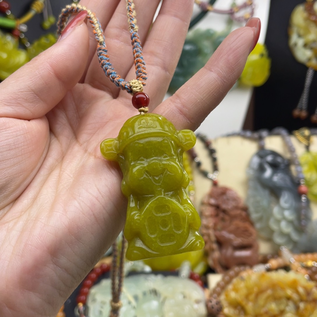 未镶嵌蛇纹石玉颈饰