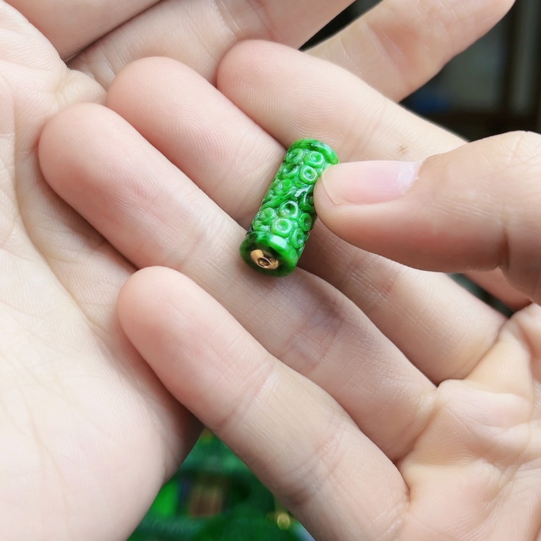 翡翠颈饰18K金镶嵌吊坠