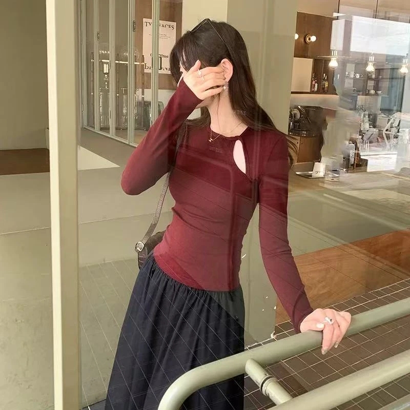 新款极简风圆领静奢风纯欲女长袖设计镂空T恤修身内搭打底衫秋冬