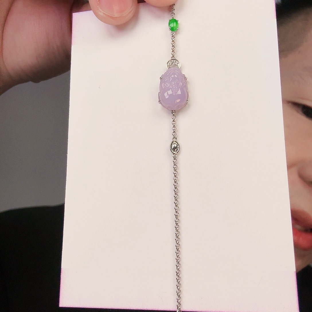 翡翠颈饰18K金镶嵌一件