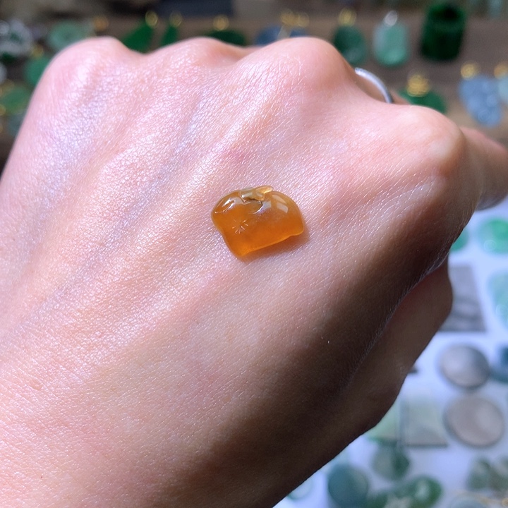 翡翠颈饰未镶嵌小鹿