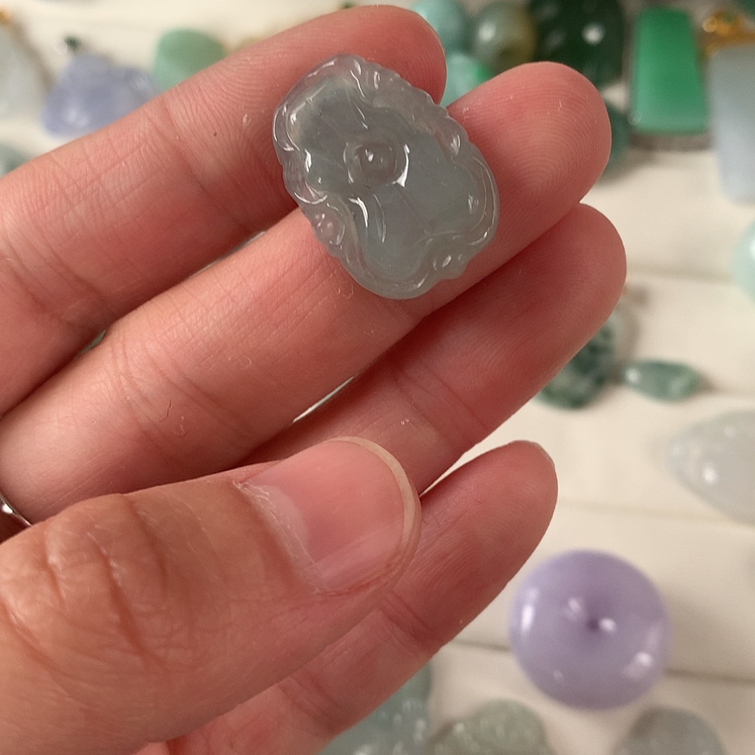 翡翠颈饰未镶嵌荷叶