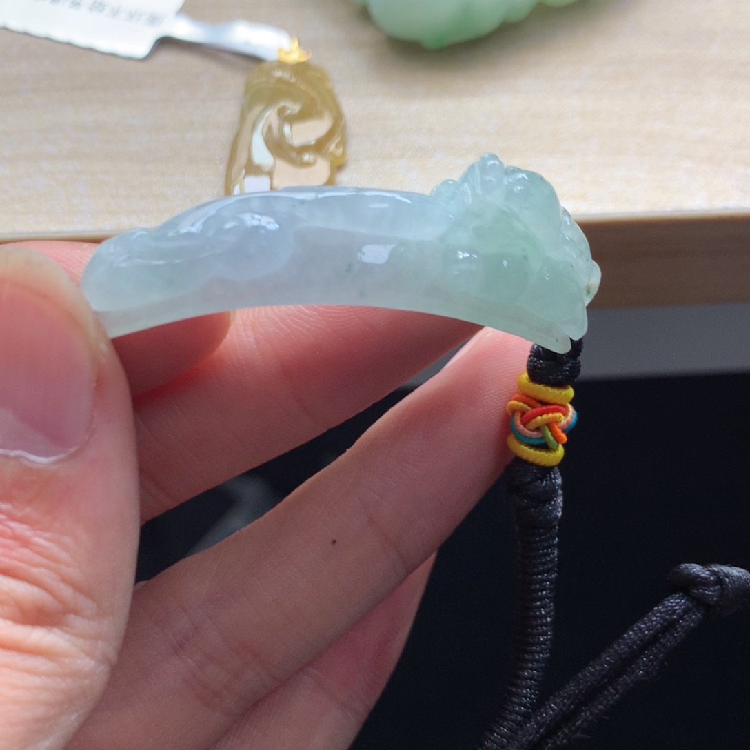 颈饰未镶嵌翡翠吊坠