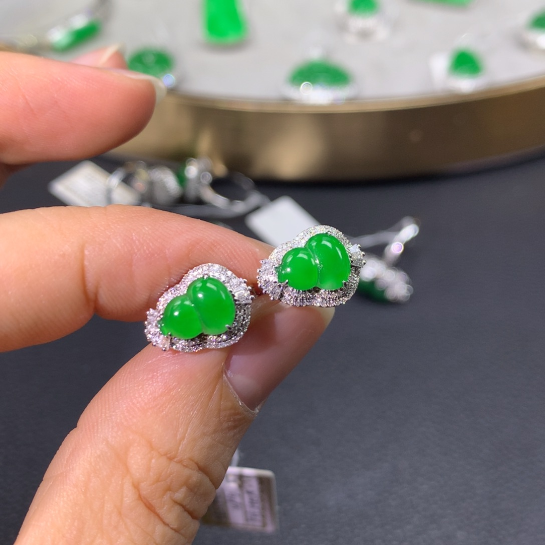 翡翠耳饰18K金镶嵌?*虹翡翠