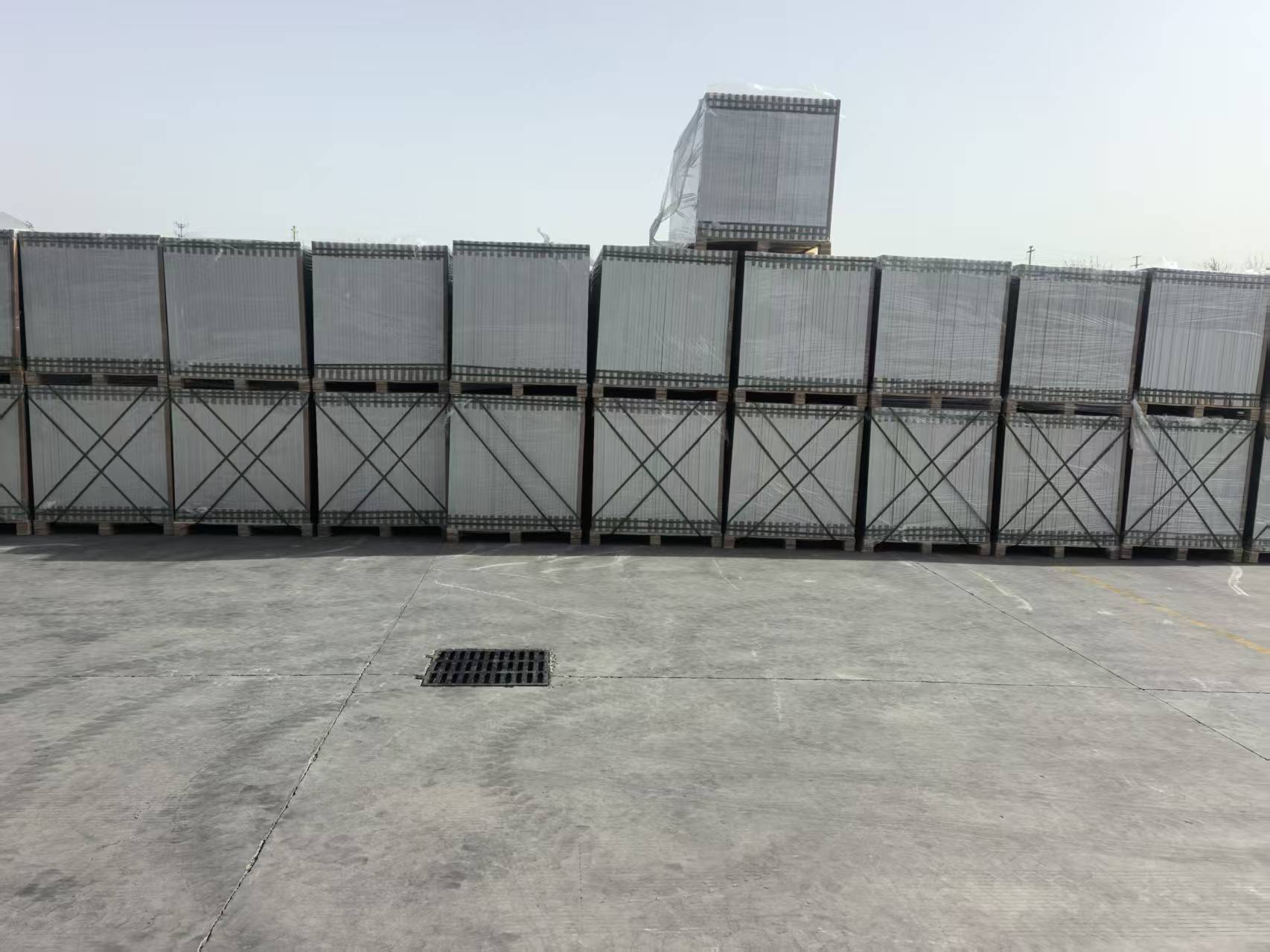全新A级双面585瓦太阳能光伏板尺寸2278*1134mm