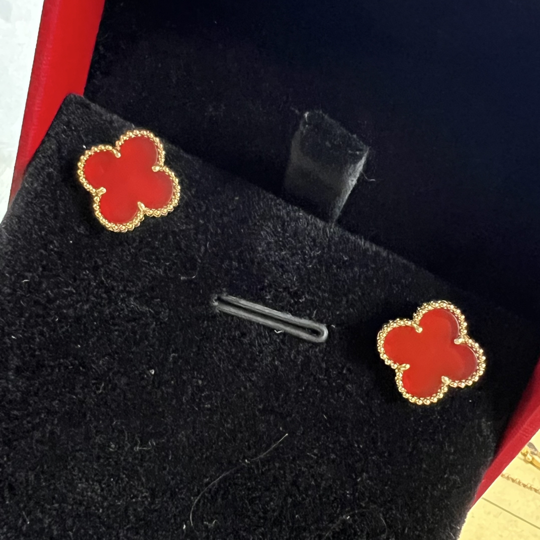 18k金四叶草耳钉可爱智性风