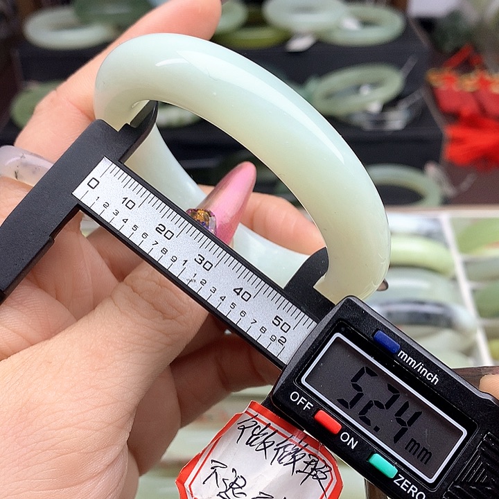 蛇纹石玉手镯未镶嵌486
