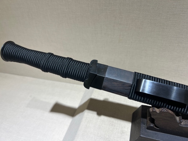 龙影刀剑-中款素影汉剑 花纹钢 黑檀木 铁装 未开刃