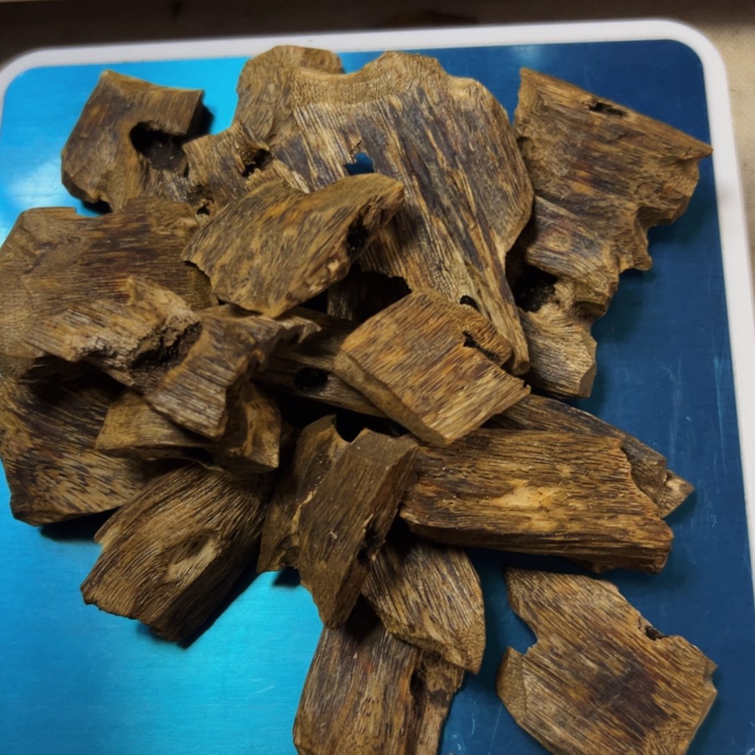 沉香碎屑沉香乌身圆叶粒子63克