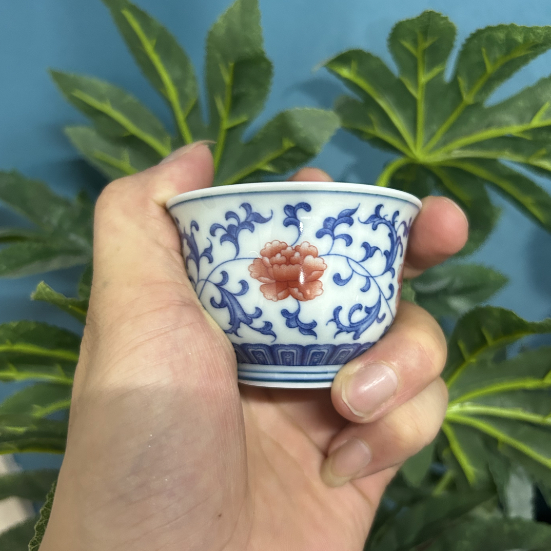 景德镇青花釉里红牡丹花主人杯