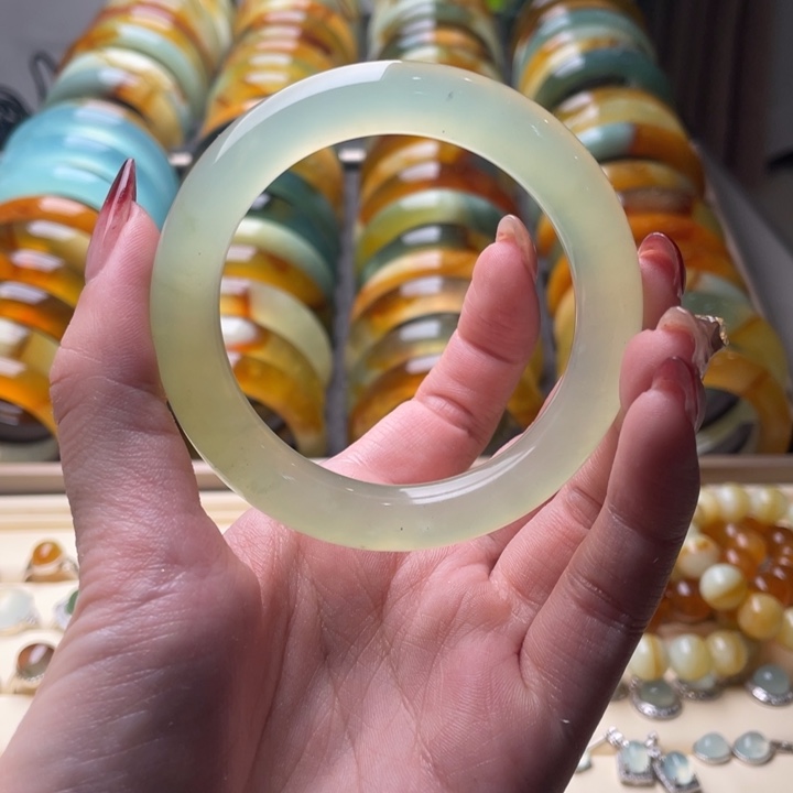 蛇纹石玉手镯未镶嵌53.7