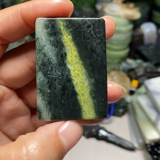 独山玉未镶嵌珠宝半成品