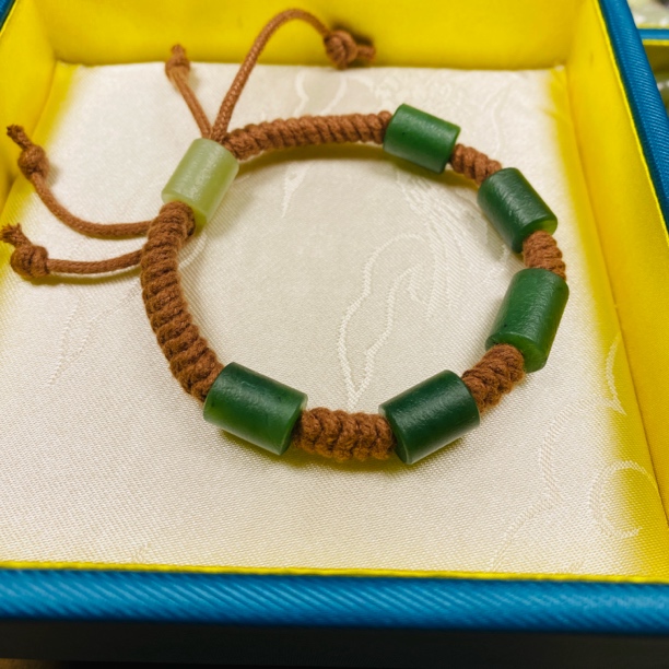 和田玉碧玉桶珠手串老钱风