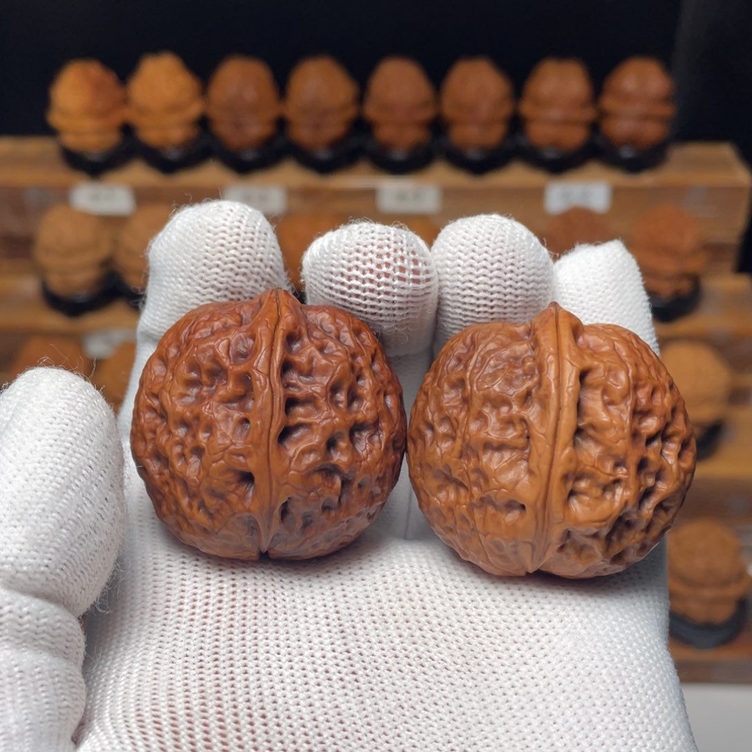 文玩核桃吊坠七彩铁龙蛋