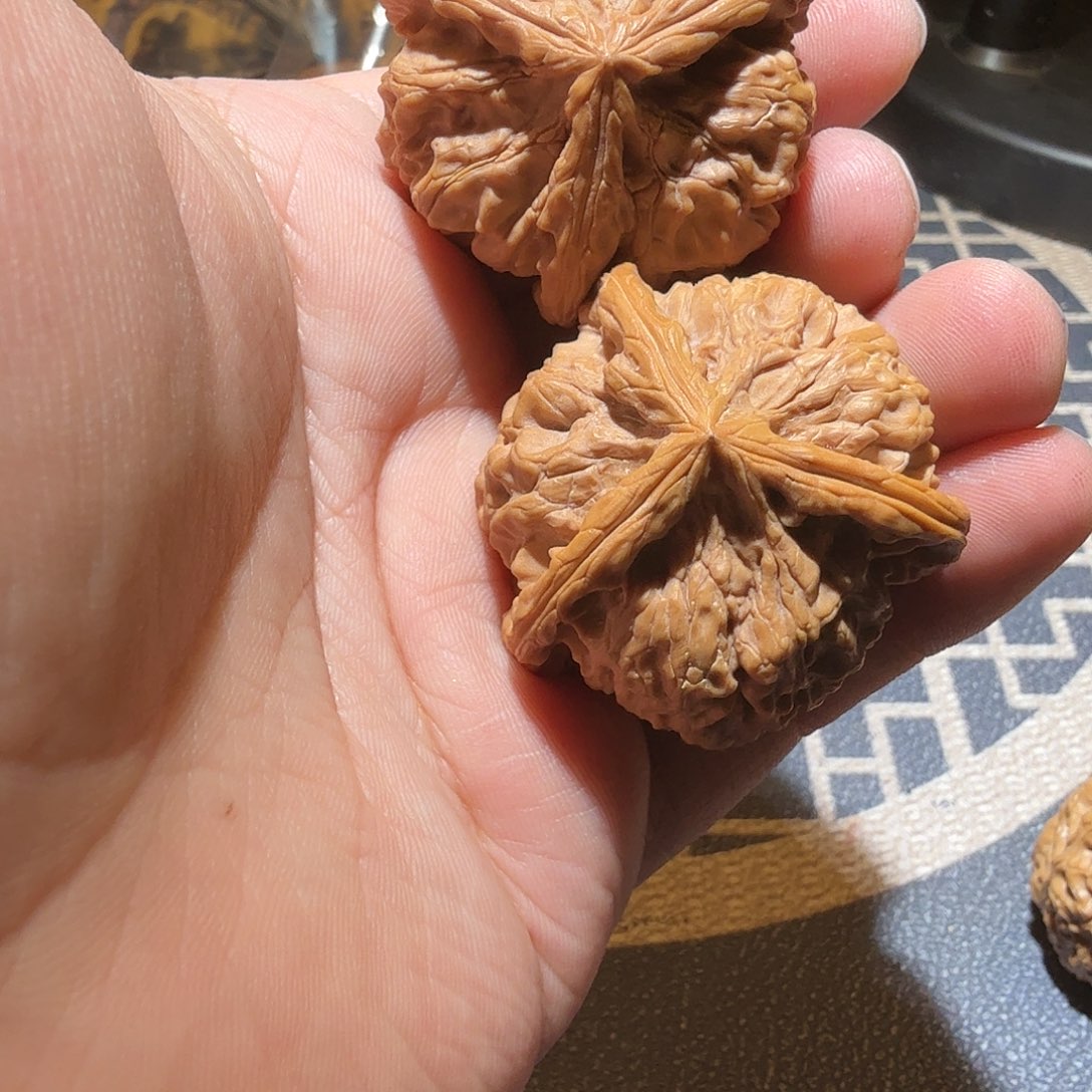 文玩核桃把件玉玺三棱