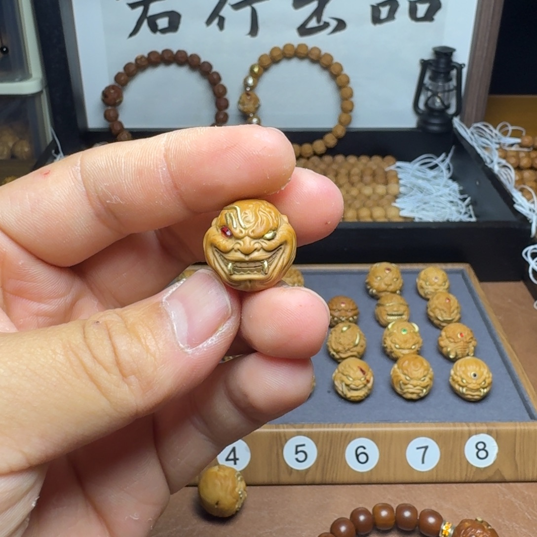 伍***/手串/手链核桃邪瞳