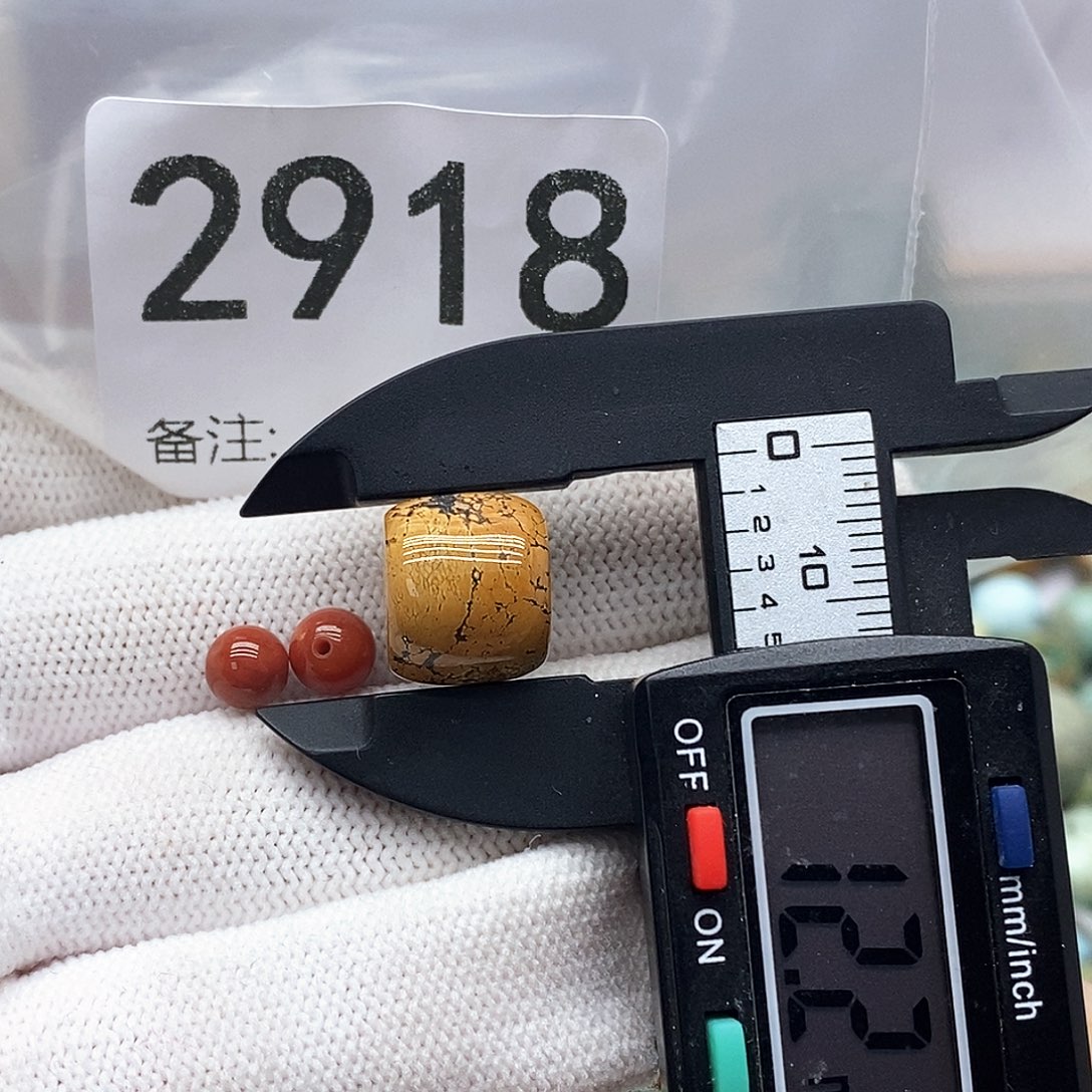 颈饰未镶嵌南红玛瑙